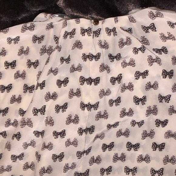 J. CREW Silk blouse with bows print, size 0 - Picture 14 of 14